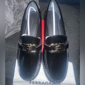 New in Box Ferragamo Black Patent Loafers Gold Hardware Size 9.5